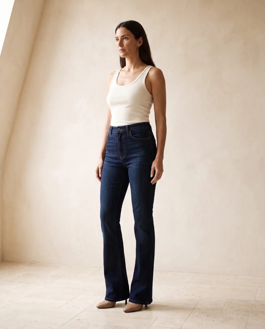 Editorial inspiration: dark-wash high-waisted bootcut jeans